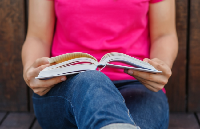 Підручник з математики за 450 гривень довів жінку до суду: чим закінчилася справа у Кривому Розі