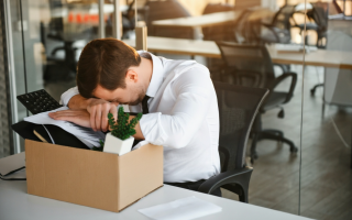 Невыплата зарплаты, нарушение договора или моббинг: когда для увольнения требуется решение суда