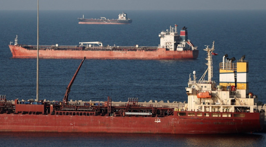 Нефтяной рынок готовится к цене $100 за баррель из-за сокращения добычи на Ближнем Востоке — FT