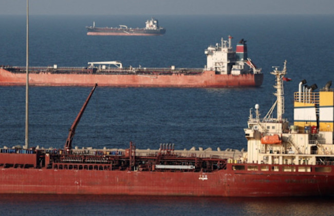 Нафтовий ринок готується до ціни $100 за барель через скорочення видобутку на Близькому Сході — FT