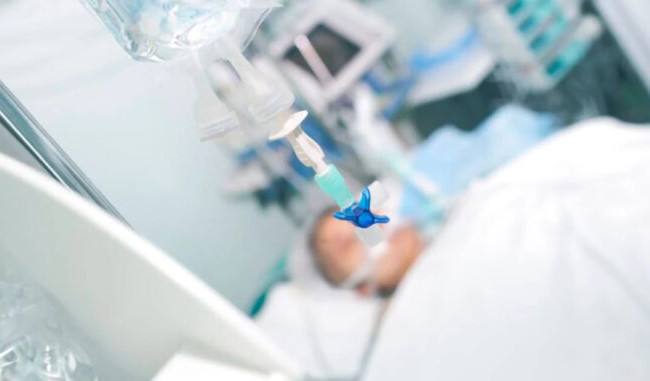 На Львівщині неповнолітній з діабетом потрапив у реанімацію через вживання алкоголю та шкідливої їжі – як суд покарав батька