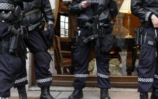 Біля посольства США в Осло пролунав потужний вибух – пошкоджено вхід будівлі