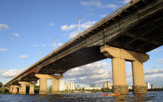 НАН закликає невідкладно розпочати ремонт мосту Патона через ризик руйнування