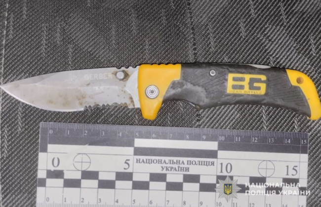 У Дніпрі затримали чоловіка, який з ножем напав на працівників ТЦК