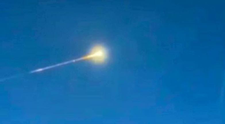 В Германии осколки метеорита упали на жилые дома, видео