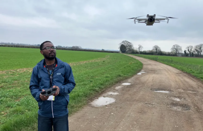 В Британии ИИ и дроны получили новое задание — искать сорняки на полях