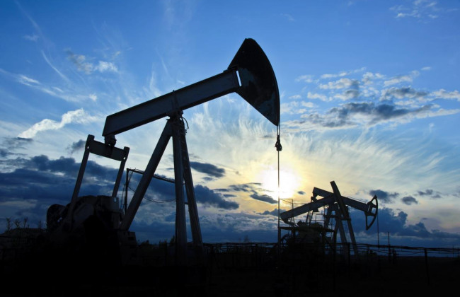 G7 обсуждает открытие стратегических запасов нефти из-за резкого роста цен