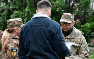 На Прикарпатье мужчина с ножом напал на группу оповещения ТЦК: ранены двое военных