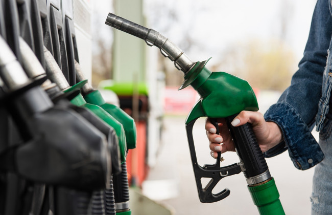 Кабмін обговорив із бізнесом ситуацію на ринку пального: готують підтримку для вразливих споживачів