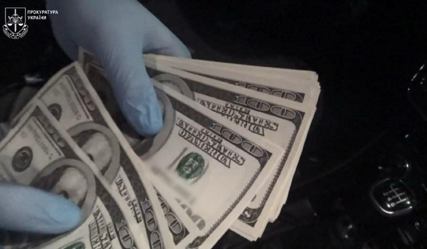 $30 за фальшиві $100: на Одещині викрили схему збуту підробленої валюти