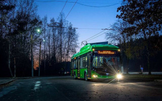 Жінка оскаржила обмеження безкоштовного проїзду для пенсіонерів у Житомирі — апеляційний суд став на її бік