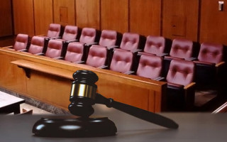 Чи зобов’язані прокурор і суд роз’яснювати обвинуваченому право на суд присяжних — позиція Верховного Суду