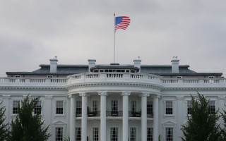 Санкції проти РФ не скасовані, але Індії дозволили купувати російську нафту — Білий дім