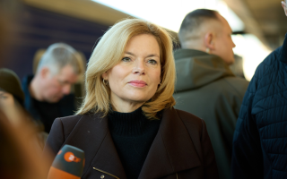 До Києва прибула з візитом президентка німецького Бундестагу Юлія Клекнер