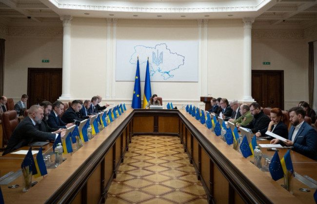 Кабмін дозволив витрачати кошти гуманітарного рахунка на допомогу цивільним, ВПО та людям з інвалідністю