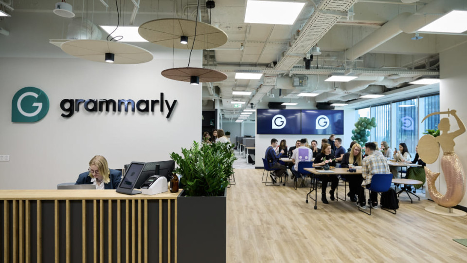 IT-компанию с украинскими корнями Grammarly обвиняют в незаконном использовании имен авторов в ИИ-функции