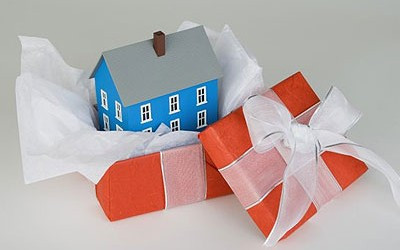 Подарували нерухомість — як правильно задекларувати її відчуження