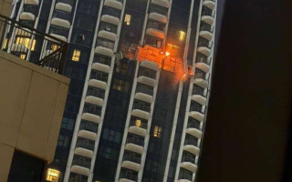 Иранский беспилотник врезался в небоскреб Address Creek Harbour в Дубае — фото