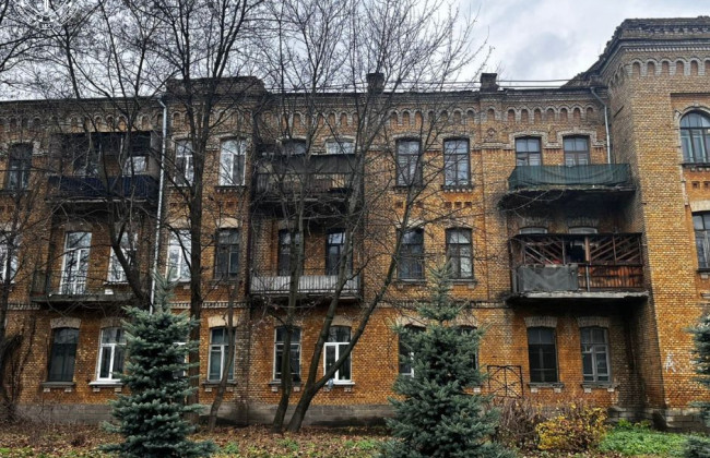 В Киеве через суд требуют восстановить памятник архитектуры в Соломенском районе