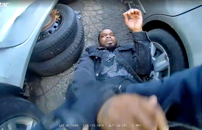 У США поліція під час погоні відкрила вогонь по чоловіку, проте «швидка» забрала його лише після другого виклику