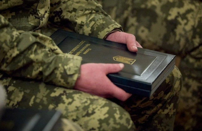 Контракт в ВСУ 2026: какие документы и фото нести в ТЦК – полный гайд