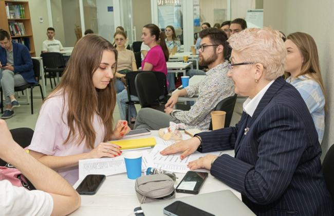 Для абитуриентов отменят мотивационные письма, а правила поступления изложат «человеческим» языком