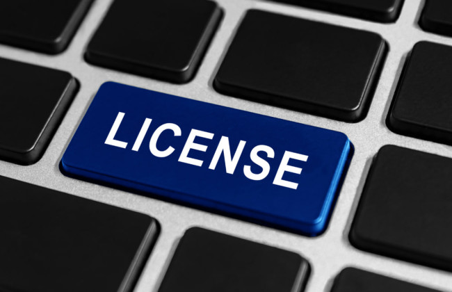 Рада готує нові штрафи за торгівлю без ліцензії, підроблений алкоголь та тютюнові вироби