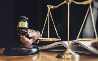 Ненадання співвласником згоди на купівлю частки за новою ціною протягом місяця не є порушенням його переважного права — Верховний Суд