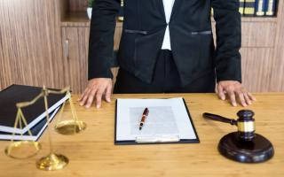 Юрист у Британії радив клієнту сказати неправду в суді — як його покарали