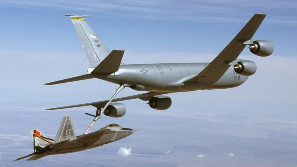 В Ираке разбился американский самолет-заправщик KC-135 — в ВС США подтвердили гибель всех членов экипажа