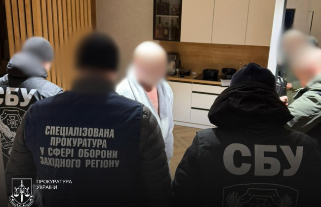 На Хмельниччині начальника відділу ТЦК підозрюють у вимаганні двох автомобілів у підприємця — деталі