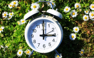 Перехід на літній час в Україні: коли і як переводять годинники