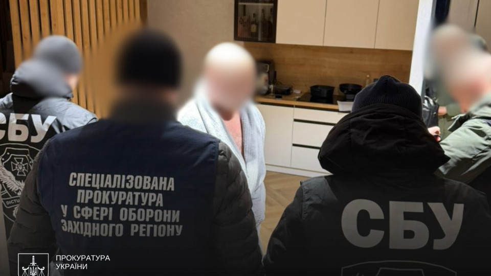 В Хмельницкой области начальника отдела ТЦК подозревают в вымогательстве двух автомобилей у предпринимателя — детали