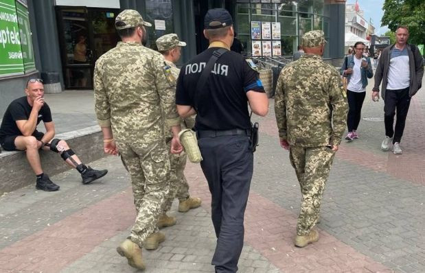Мужчина подал жалобу на полицию за то, что его доставили в ТЦК — суд встал на сторону ТЦК