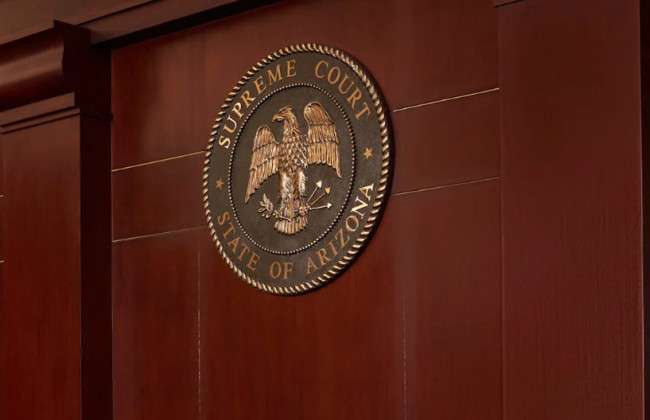 Верховний суд Аризони переглядає правила ліцензування юристів