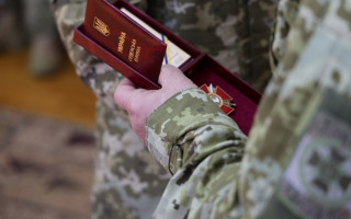 Щомісячна виплата за державні нагороди для військових: хто має право та як подати заяву