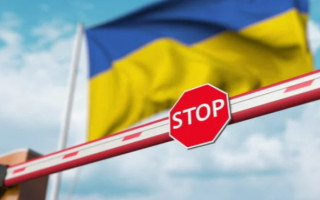Податковий борг у понад 1 млн гривень – чи можуть керівнику підприємства заборонити виїзд з України