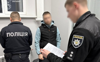 У Житомирі чоловік пропонував слідчому 40 тисяч гривень за закриття справи — його затримали