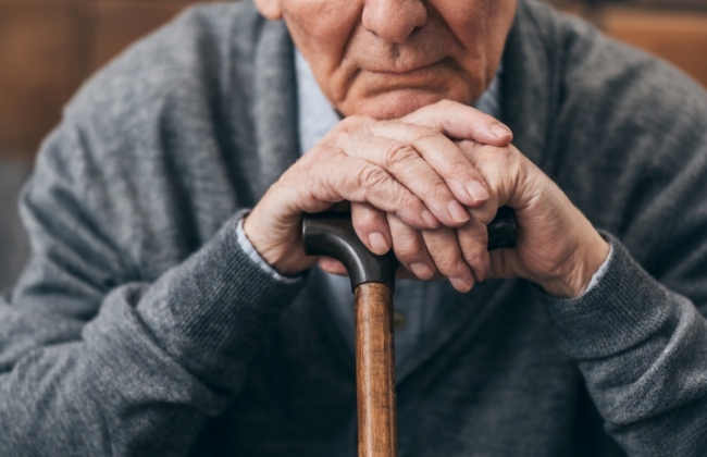 Після зміни групи інвалідності виникла переплата — суд зобов’язав пенсіонера повернути 447 тисяч гривень