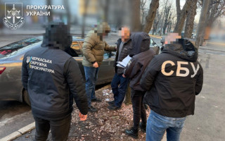 У Черкасах викрито чоловіка, який організовував виїзд за кордон ухилянтів через фіктивний шлюб