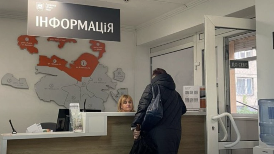 Иностранцы должны обменять виды на жительство: правительство ввело новые правила