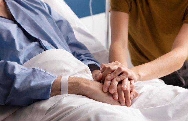 В Минздраве объяснили, кто может получить постоянный уход и как подать документы