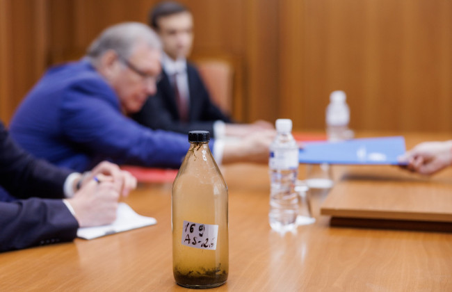 Молдова вручила ноту протесту послу РФ і передала пляшку води з Дністра, забрудненої внаслідок російського обстрілу