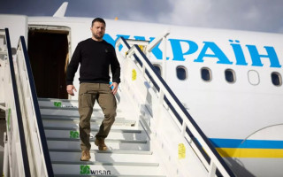 Зеленський прибув до Лондона, де зустрінеться з королем Чарльзом, Стармером та Рютте