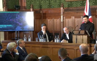 Король Чарльз III отримав від Зеленського iPad з доступом до даних про військові операції України