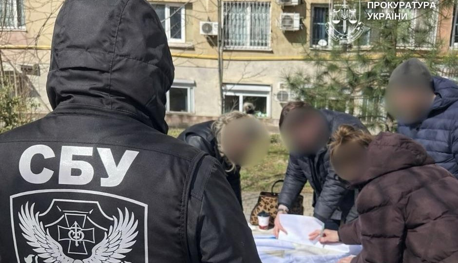 У Києві чоловіку повідомили про підозру за фіктивне працевлаштування та зняття з розшуку військовозобов’язаного