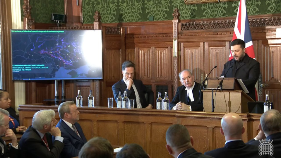 Король Чарльз III отримав від Зеленського iPad з доступом до даних про військові операції України