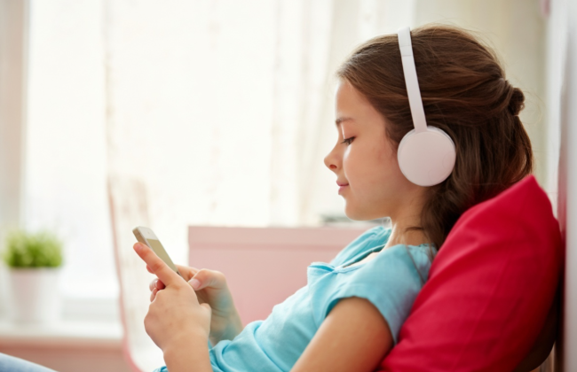 Бразилия ограничивает доступ детей к соцсетям: просто «вписать дату рождения» уже не получится