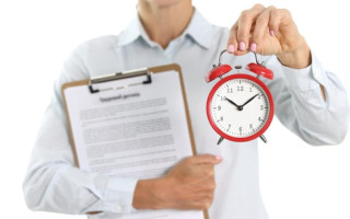 Чи може працівник з нефіксованим робочим часом вимагати від роботодавця укладання договору на повну зайнятість