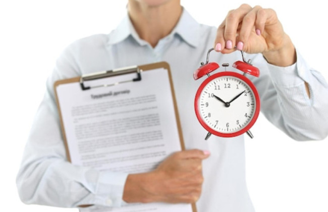 Может ли работник с нефиксированным рабочим временем требовать от работодателя заключения договора на полную занятость